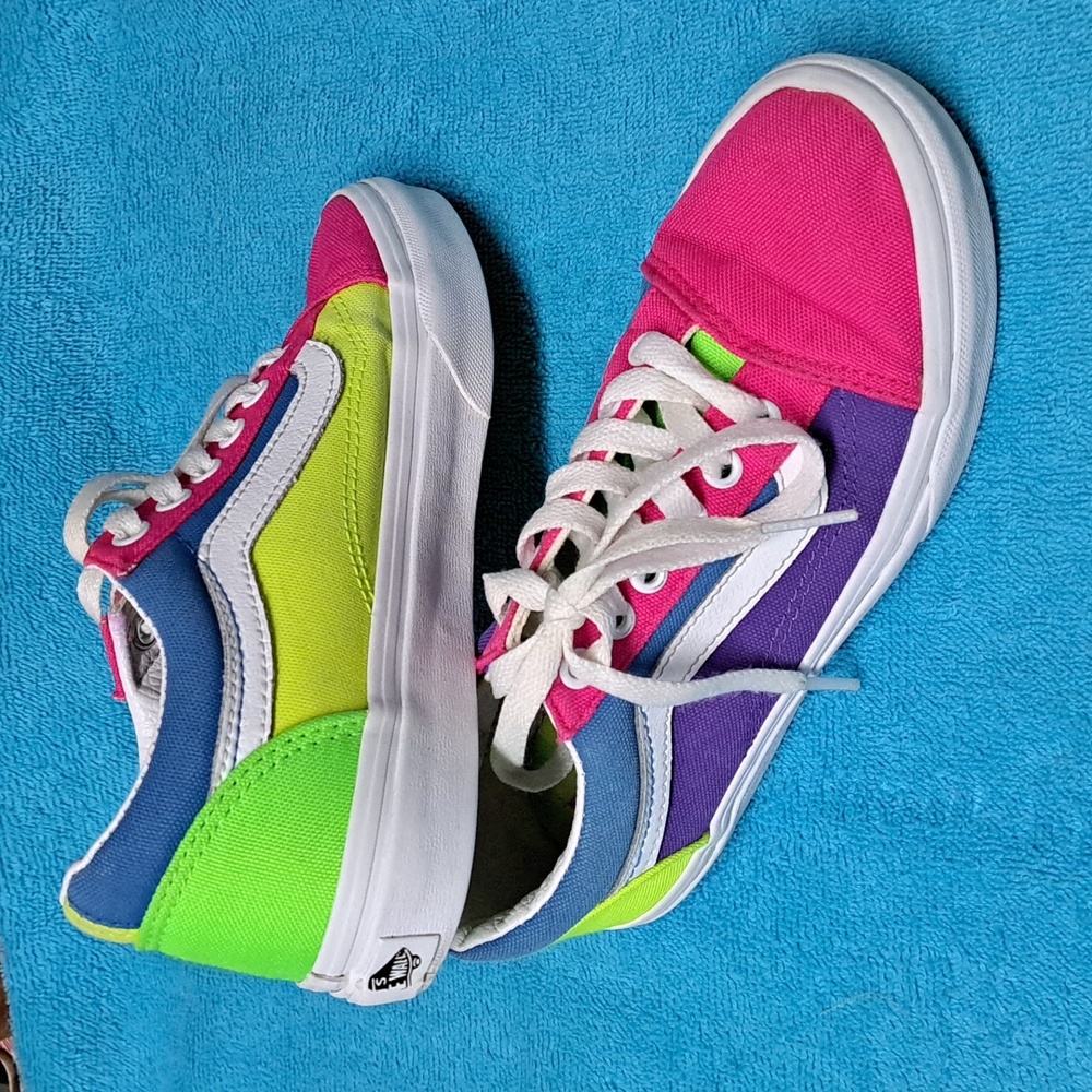 Van's (721356) old skool colorway, neon colored shoes